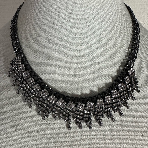 Black chainmail vibe necklace with sparkly clusters rhinestones - Picture 1 of 8